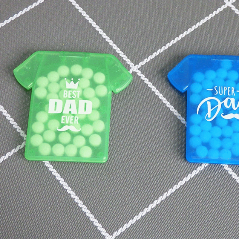 Clothes-shaped candy box