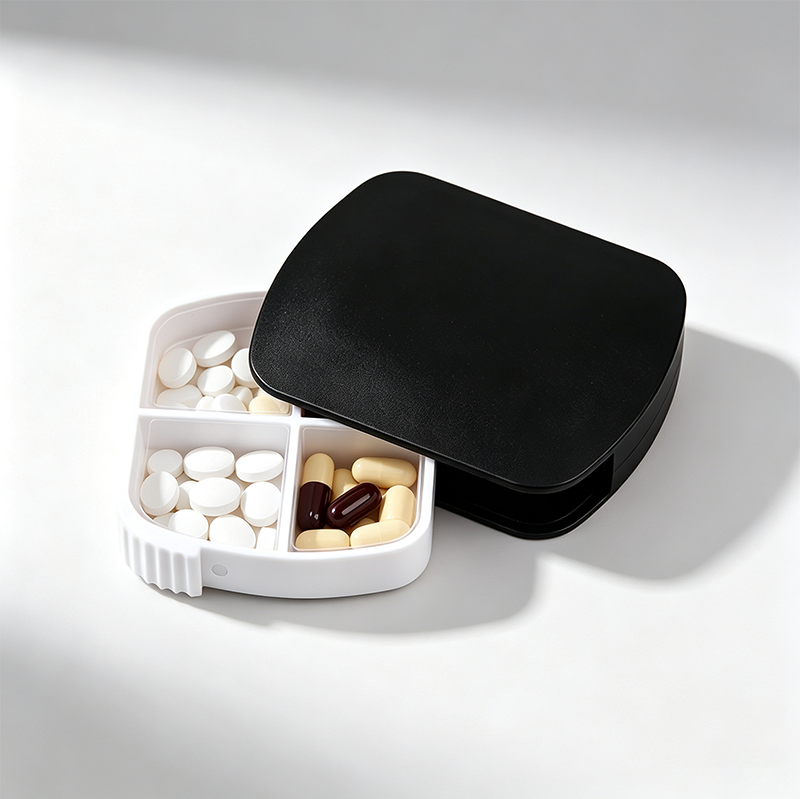 Rotatable 4-compartment pill box